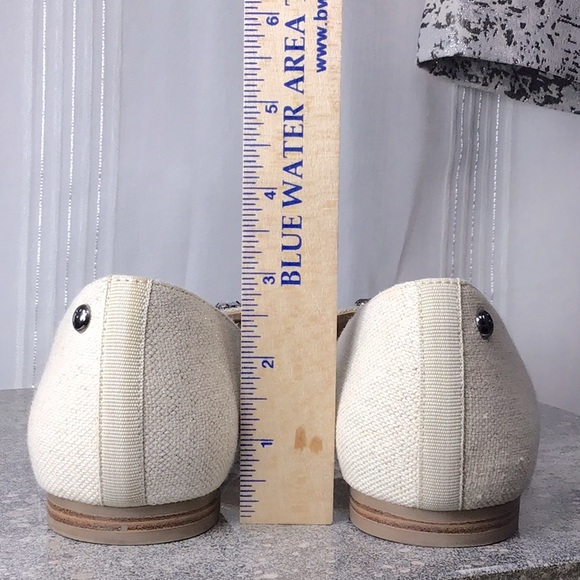 SIMPLY VERA Vera Wang ‘Savanita’ Natural Silver Lame Crystal Point Toe Low Heel - Picture 4 of 8